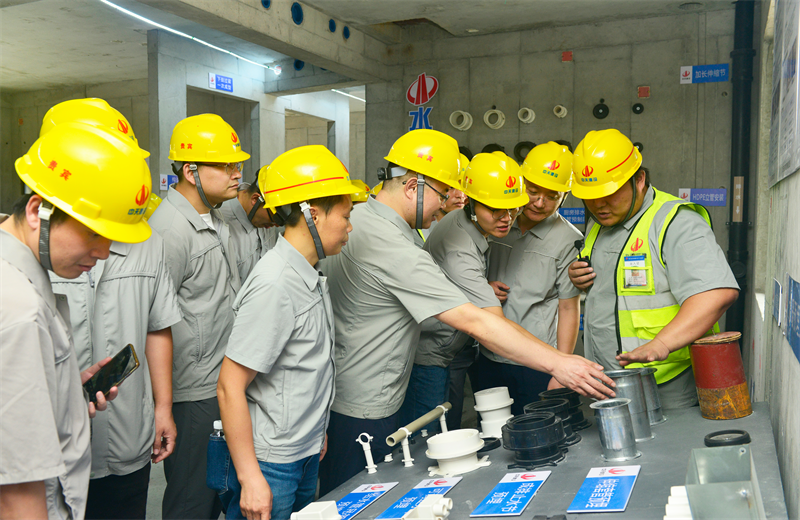 为进一步推进优质客户高效履约，提升交付品质、达成客户满意，2025年6月25日，EBpay建设集团在上海组织召开2025年越秀地产、华润置业客户履约推进会。